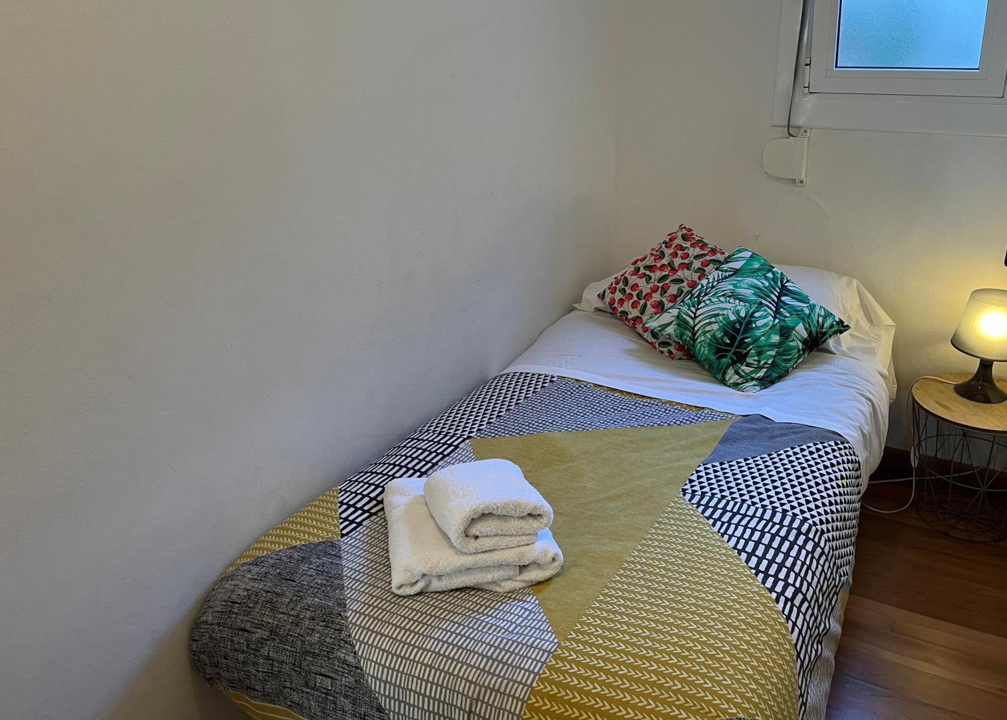 Apartamento Cerca De La Playa Blanes Bagian luar foto